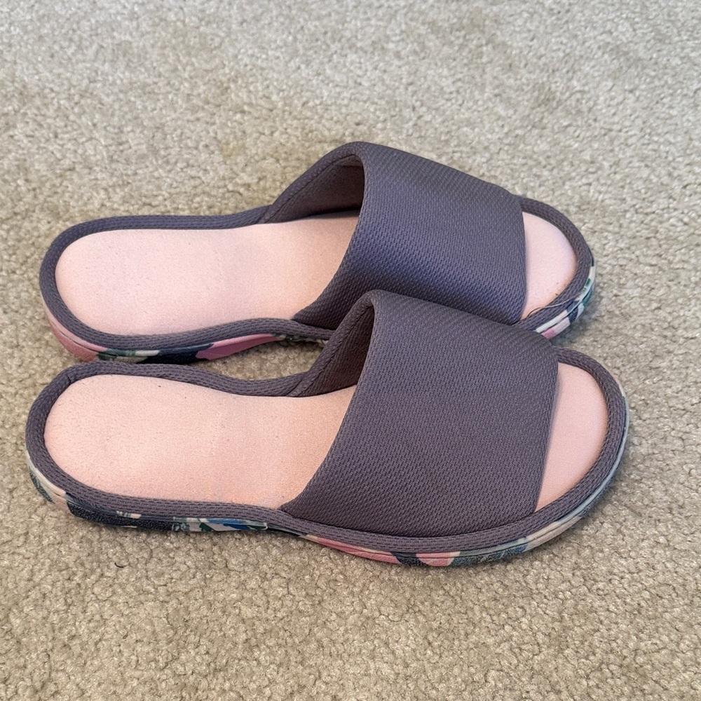 Dear Foams Slides
